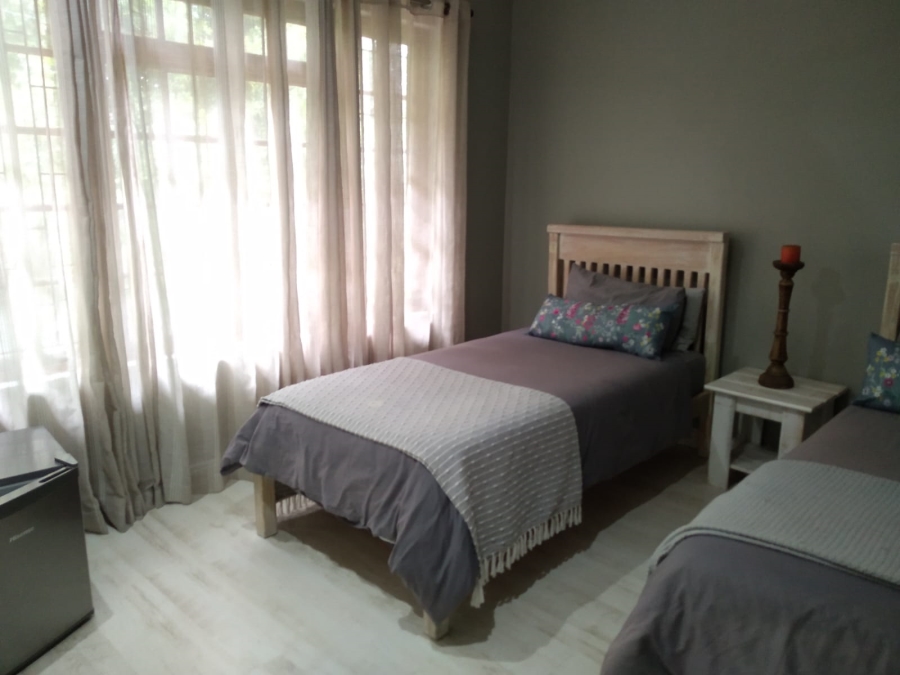 To Let 6 Bedroom Property for Rent in Dana Bay Western Cape